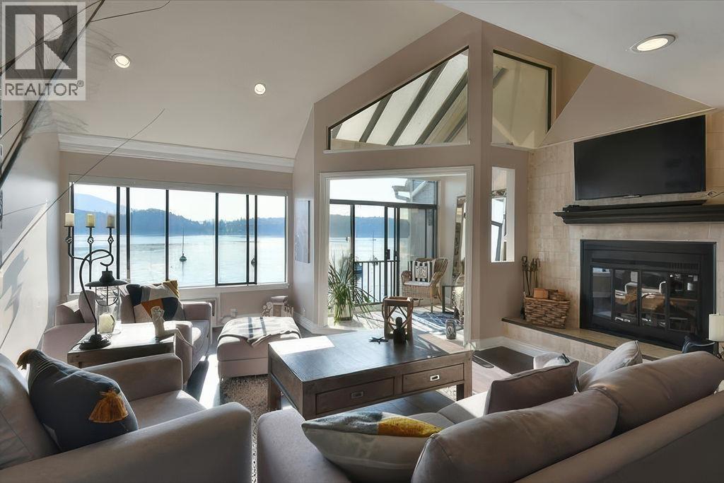 508 MARINE DRIVE, Gibsons