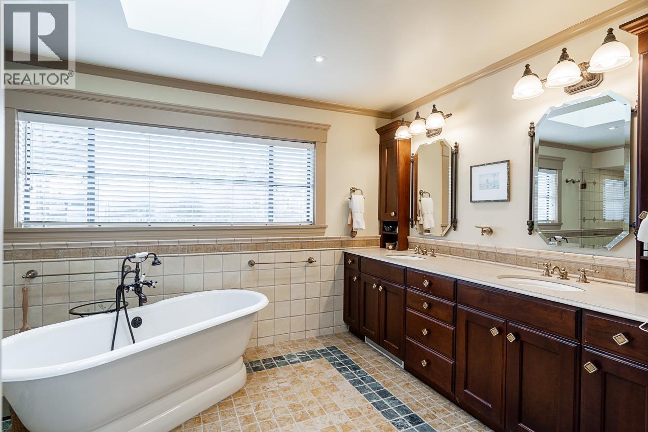 1986 W 36TH AVENUE, Vancouver