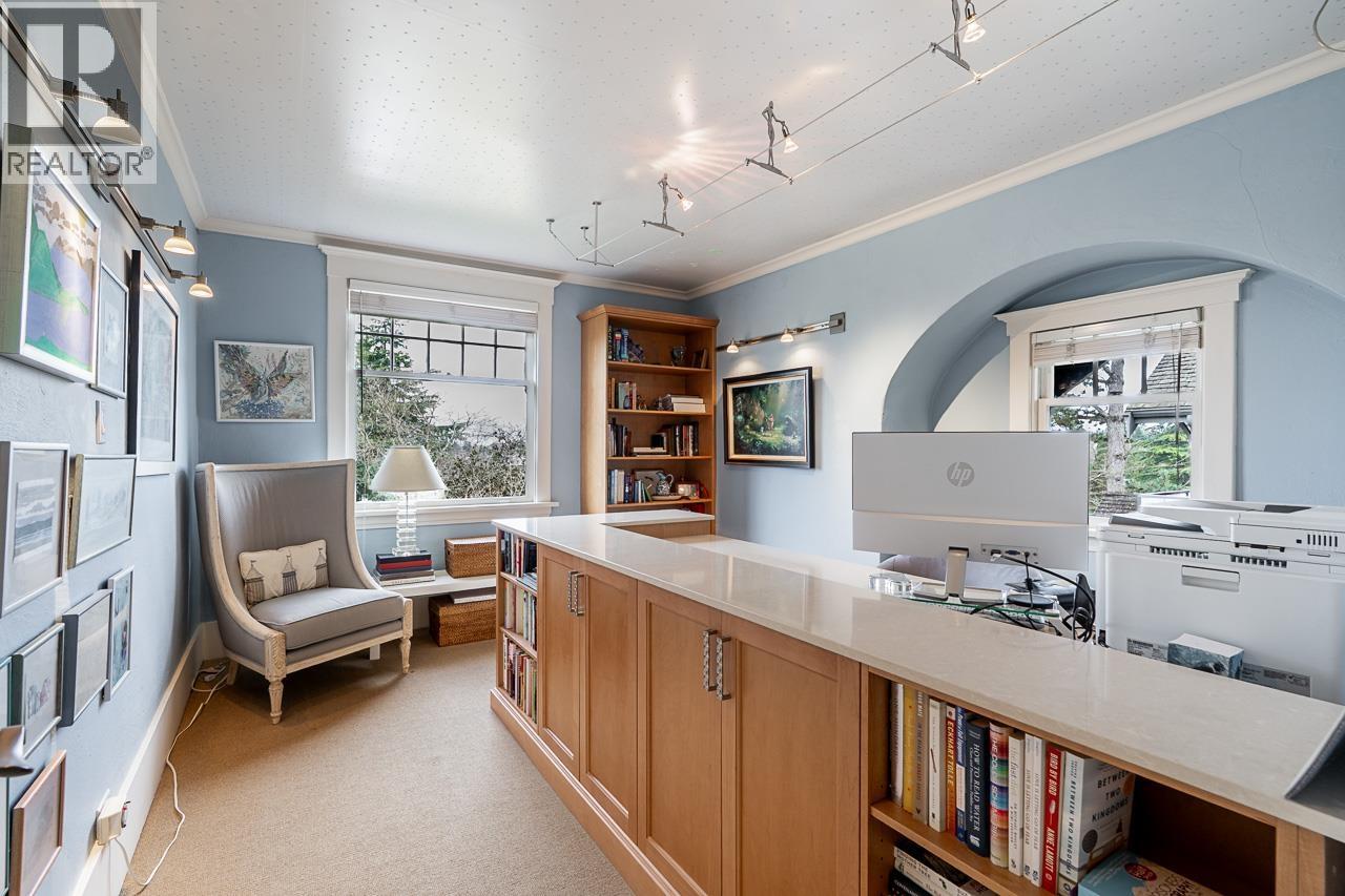 1986 W 36TH AVENUE, Vancouver