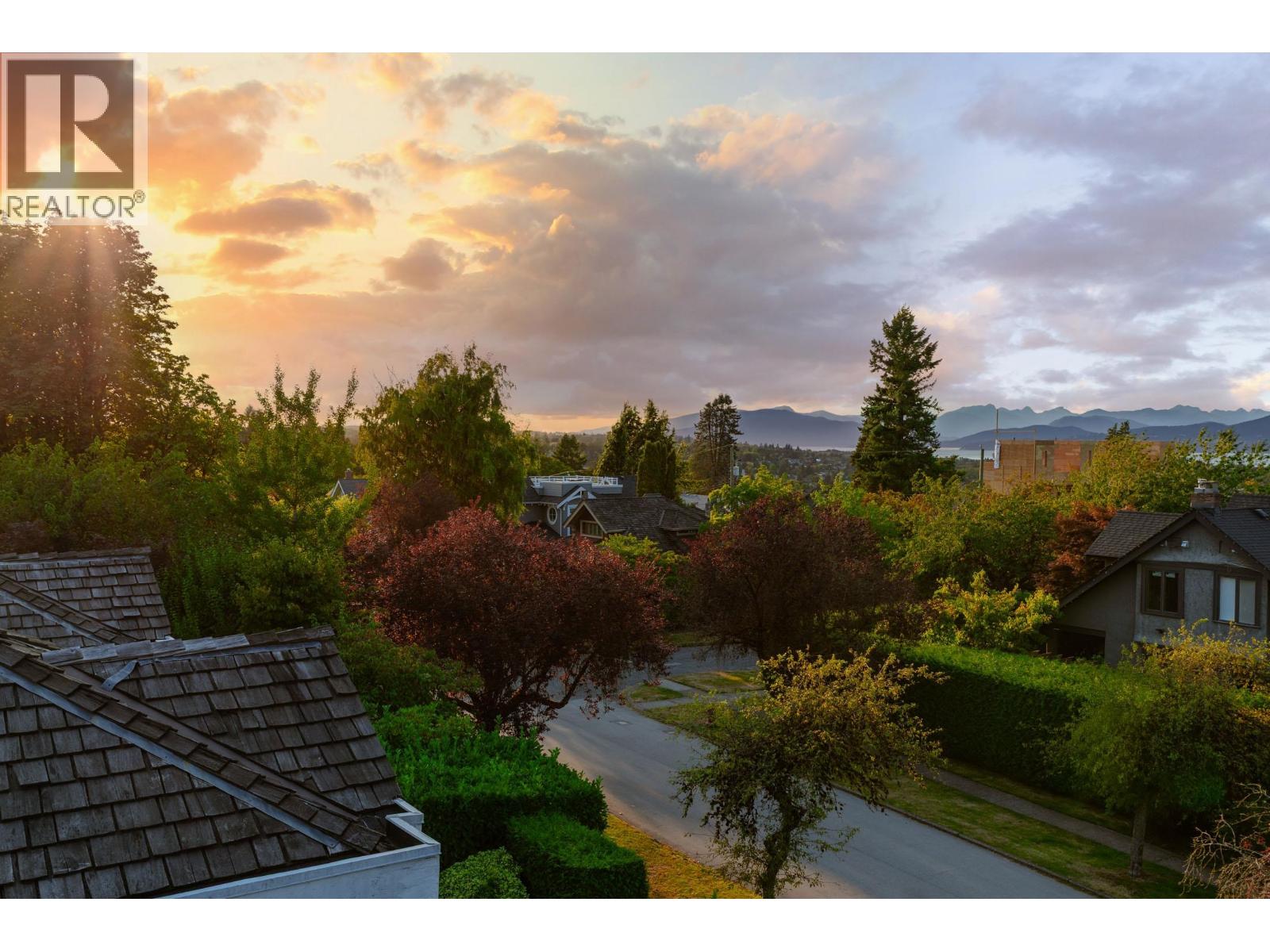 1986 W 36TH AVENUE, Vancouver