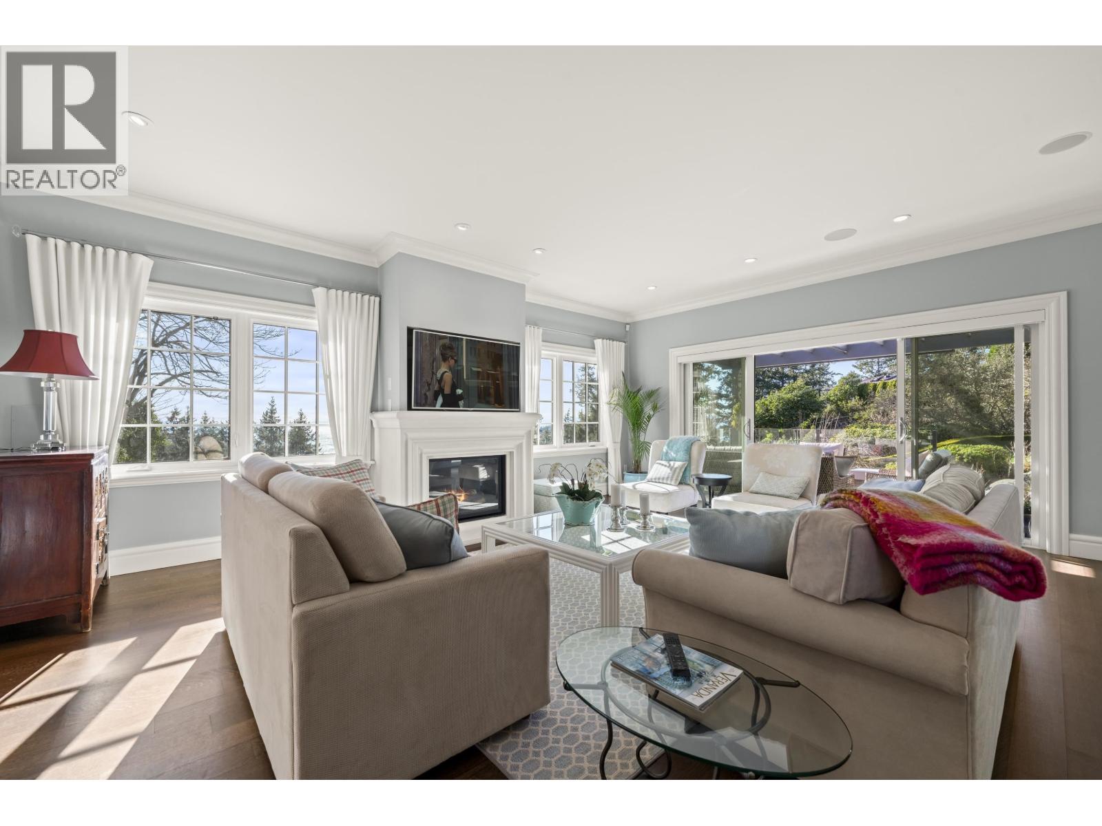 6215 OVERSTONE DRIVE, West Vancouver