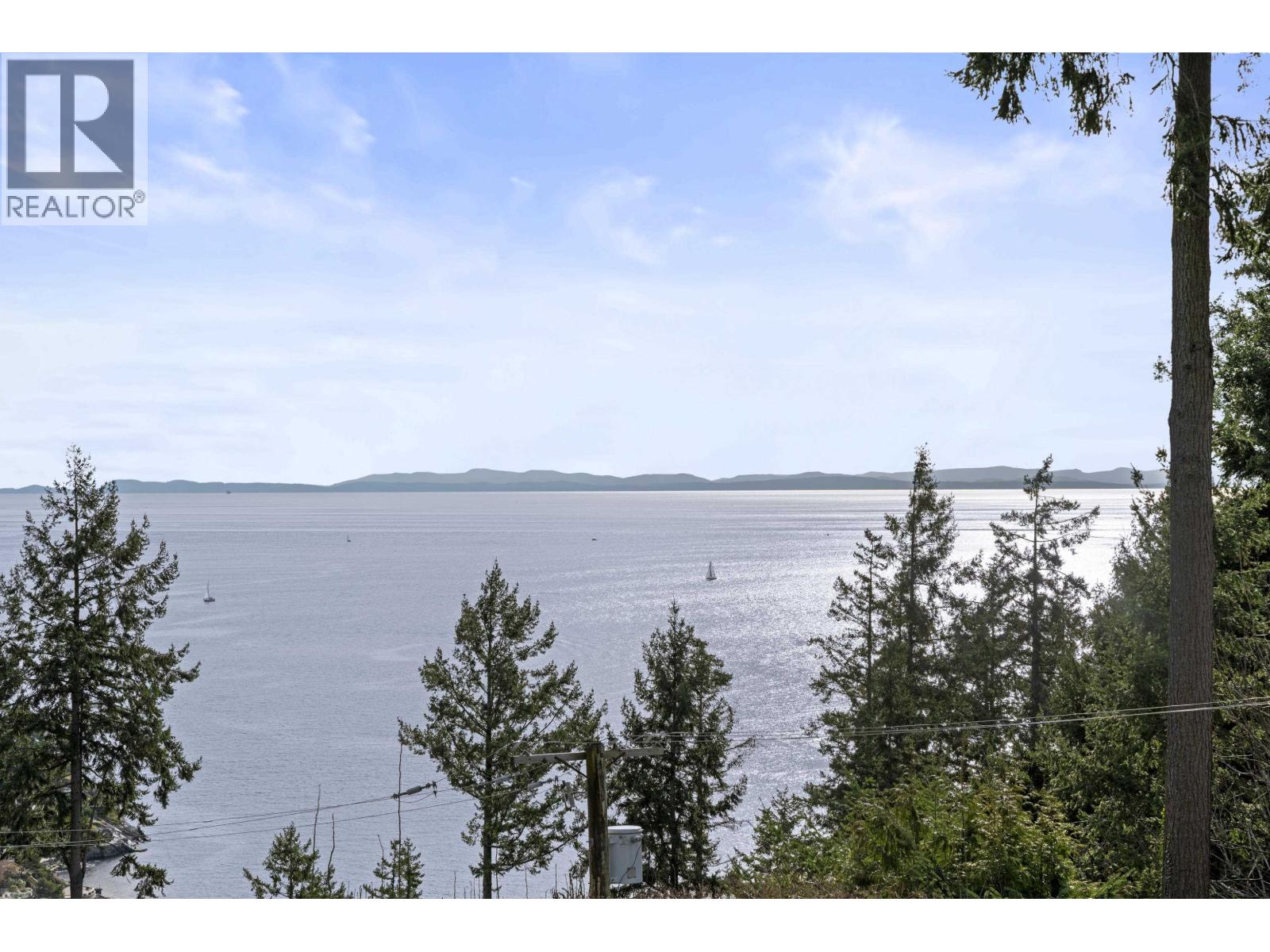 6215 OVERSTONE DRIVE, West Vancouver