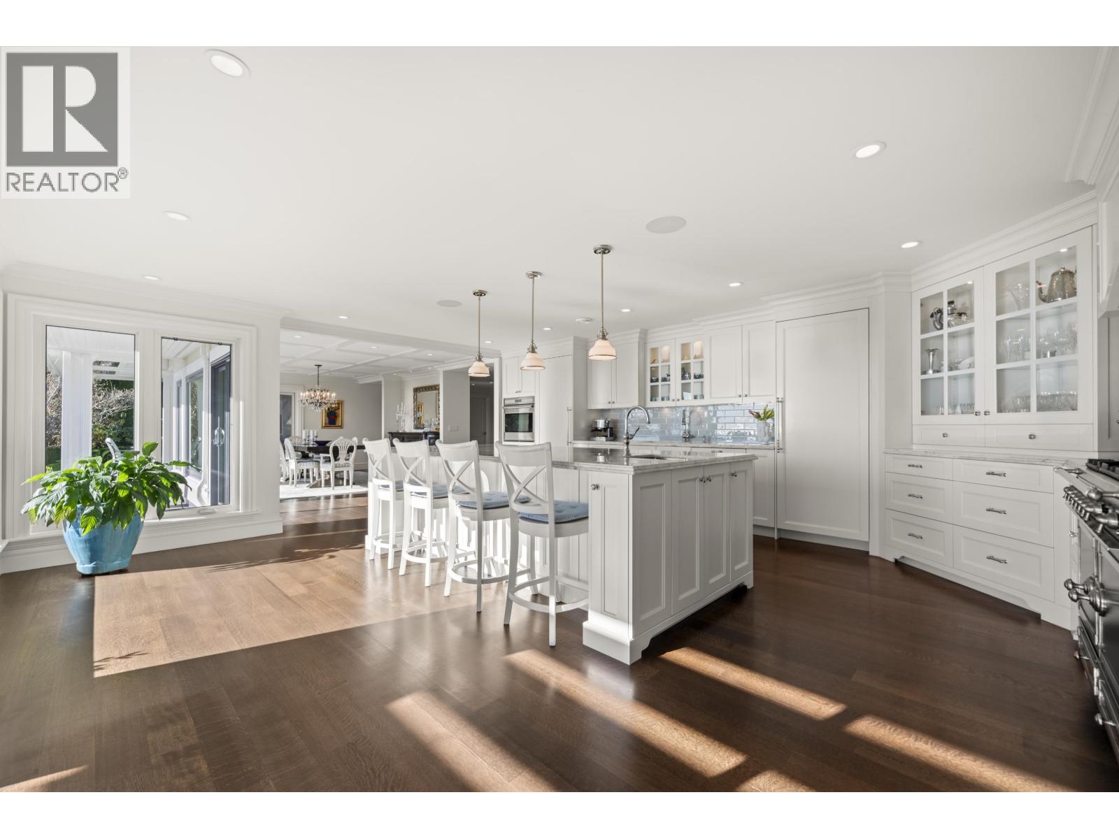 6215 OVERSTONE DRIVE, West Vancouver