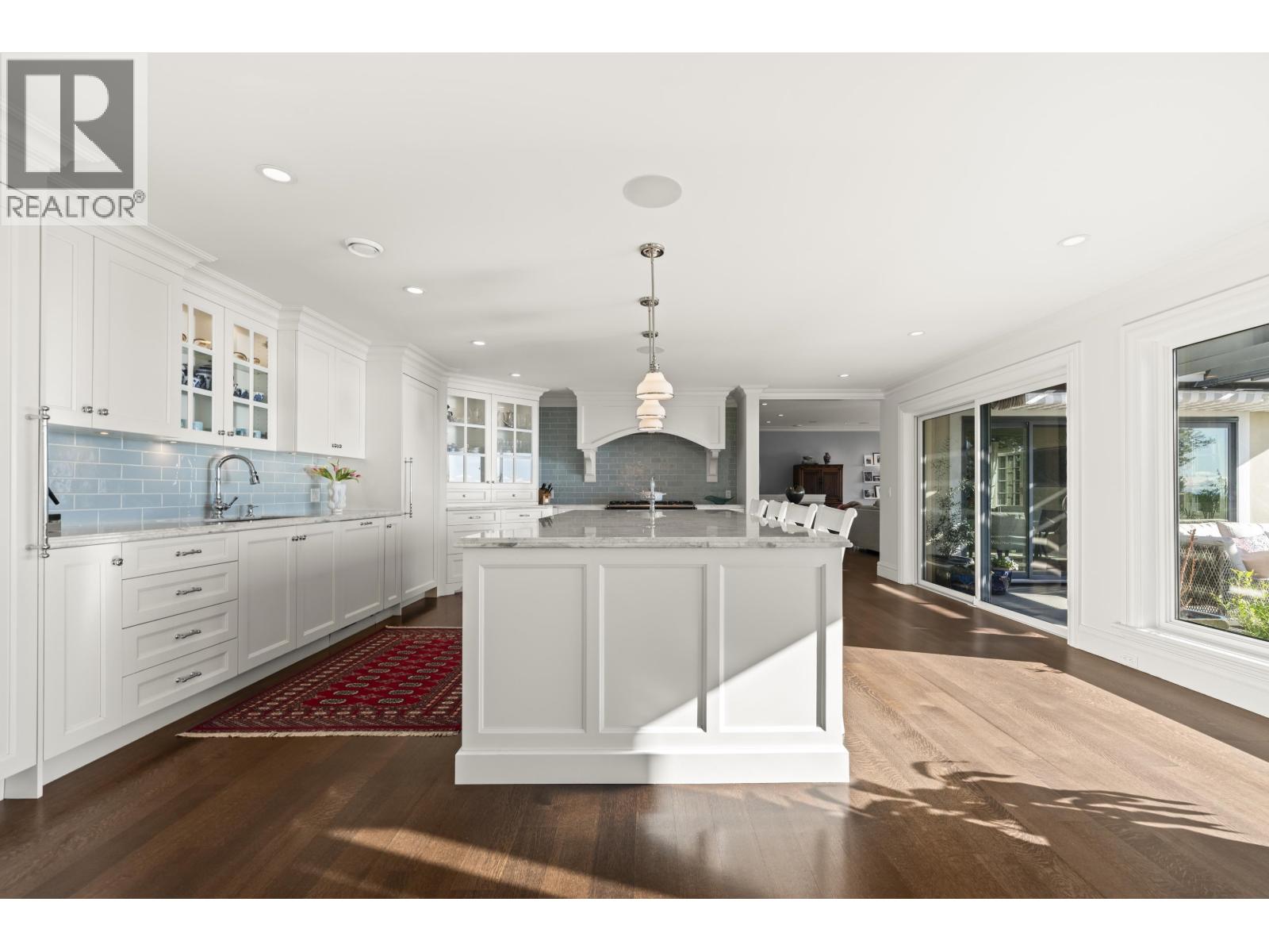 6215 OVERSTONE DRIVE, West Vancouver