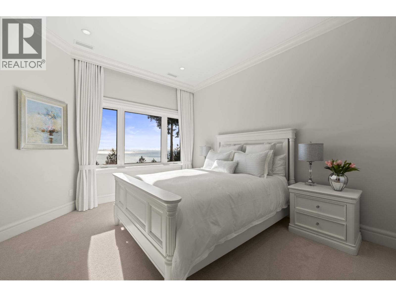 6215 OVERSTONE DRIVE, West Vancouver