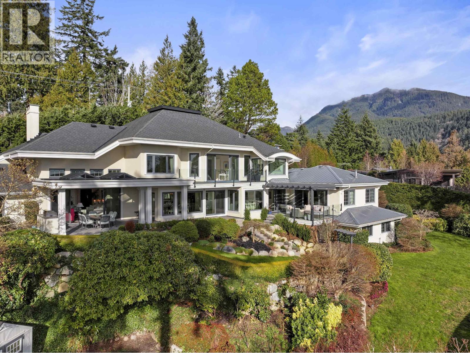 6215 OVERSTONE DRIVE, West Vancouver