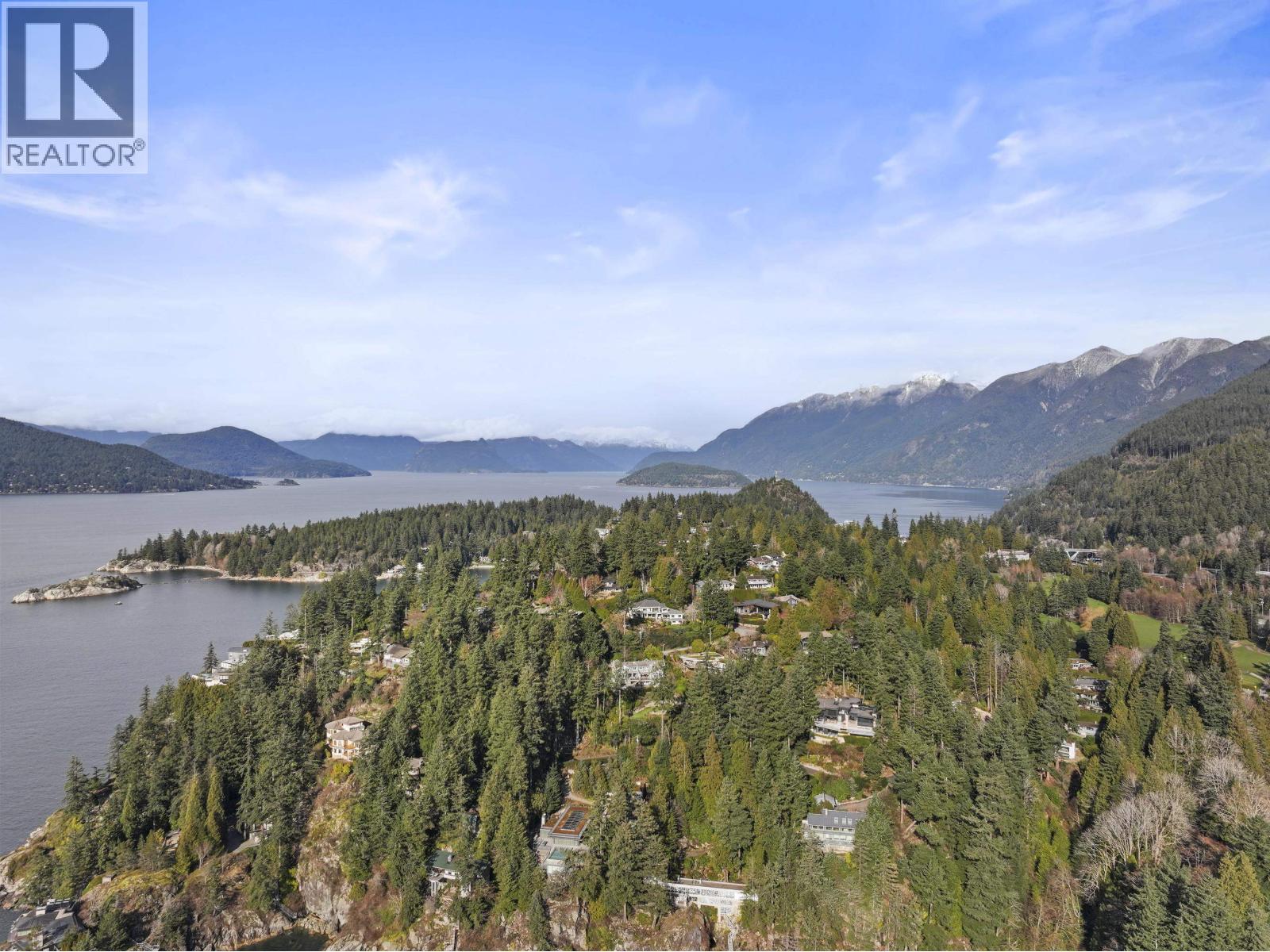 6215 OVERSTONE DRIVE, West Vancouver