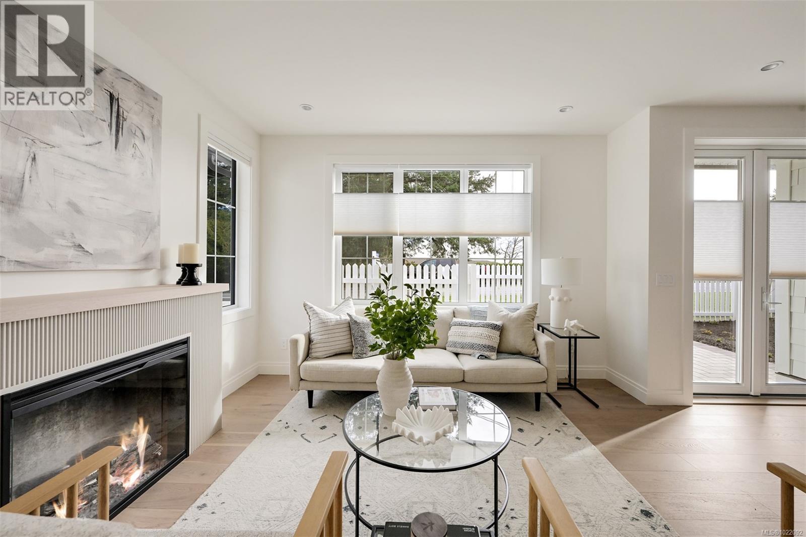 2 5032 Wesley Road, Saanich