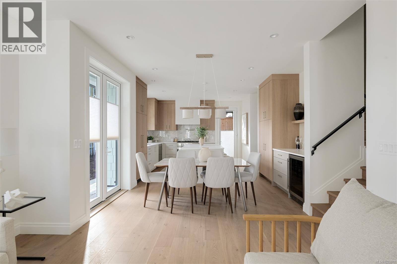 2 5032 Wesley Road, Saanich