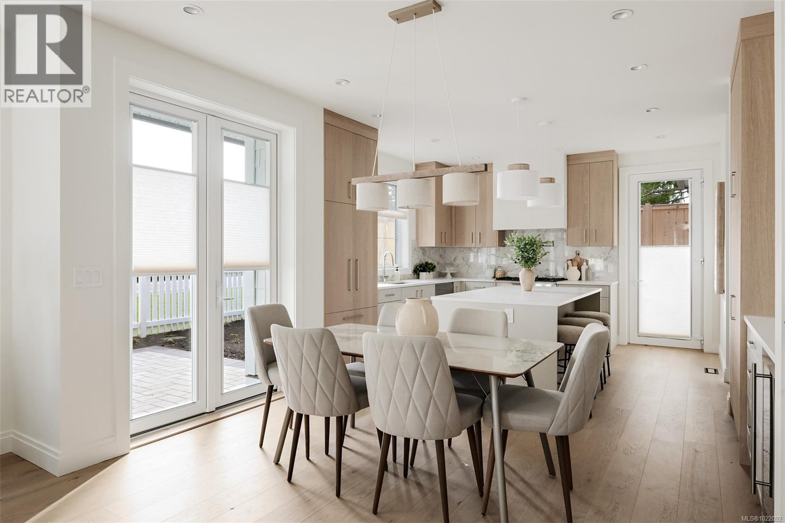 2 5032 Wesley Road, Saanich