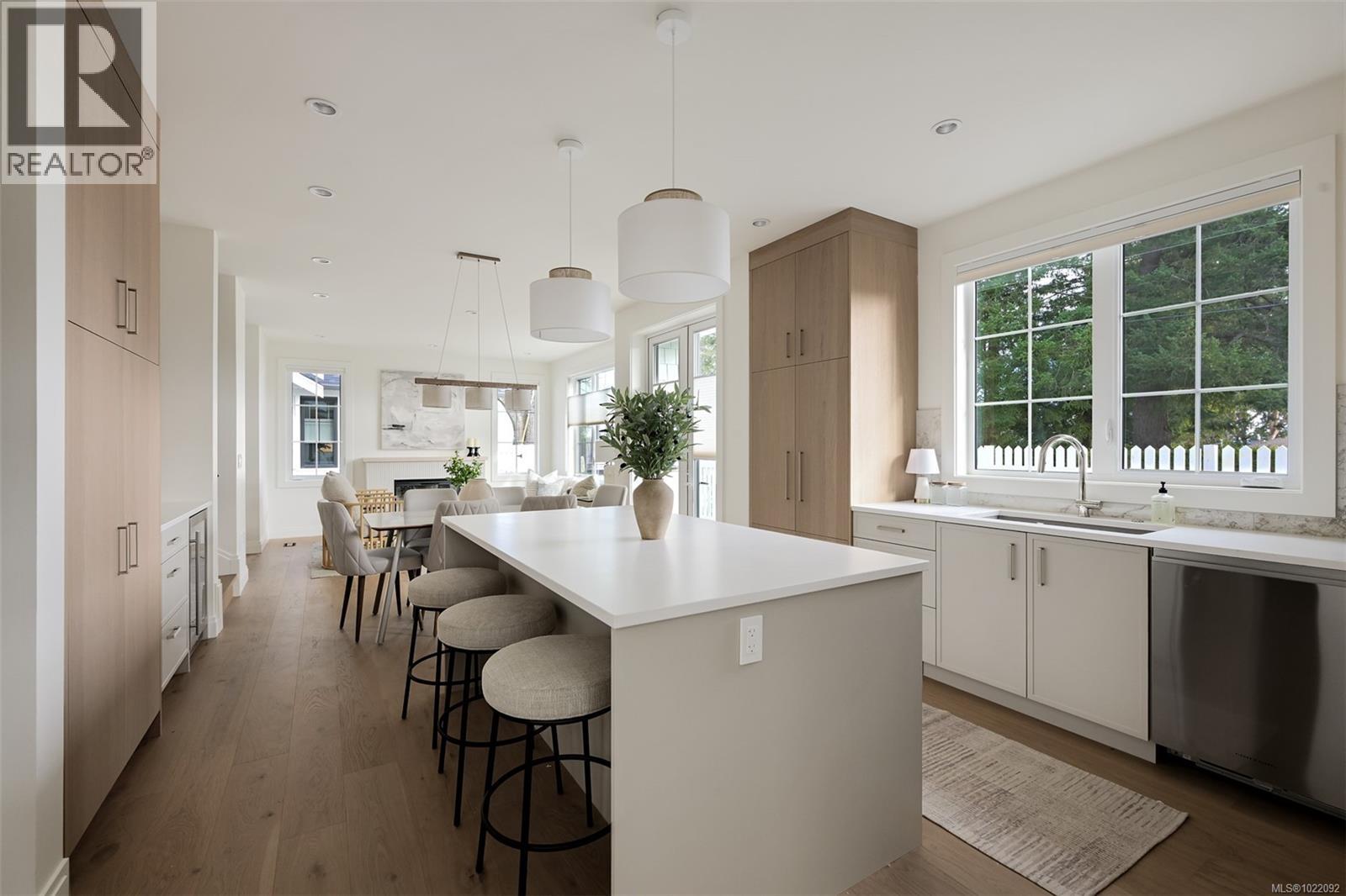 2 5032 Wesley Road, Saanich