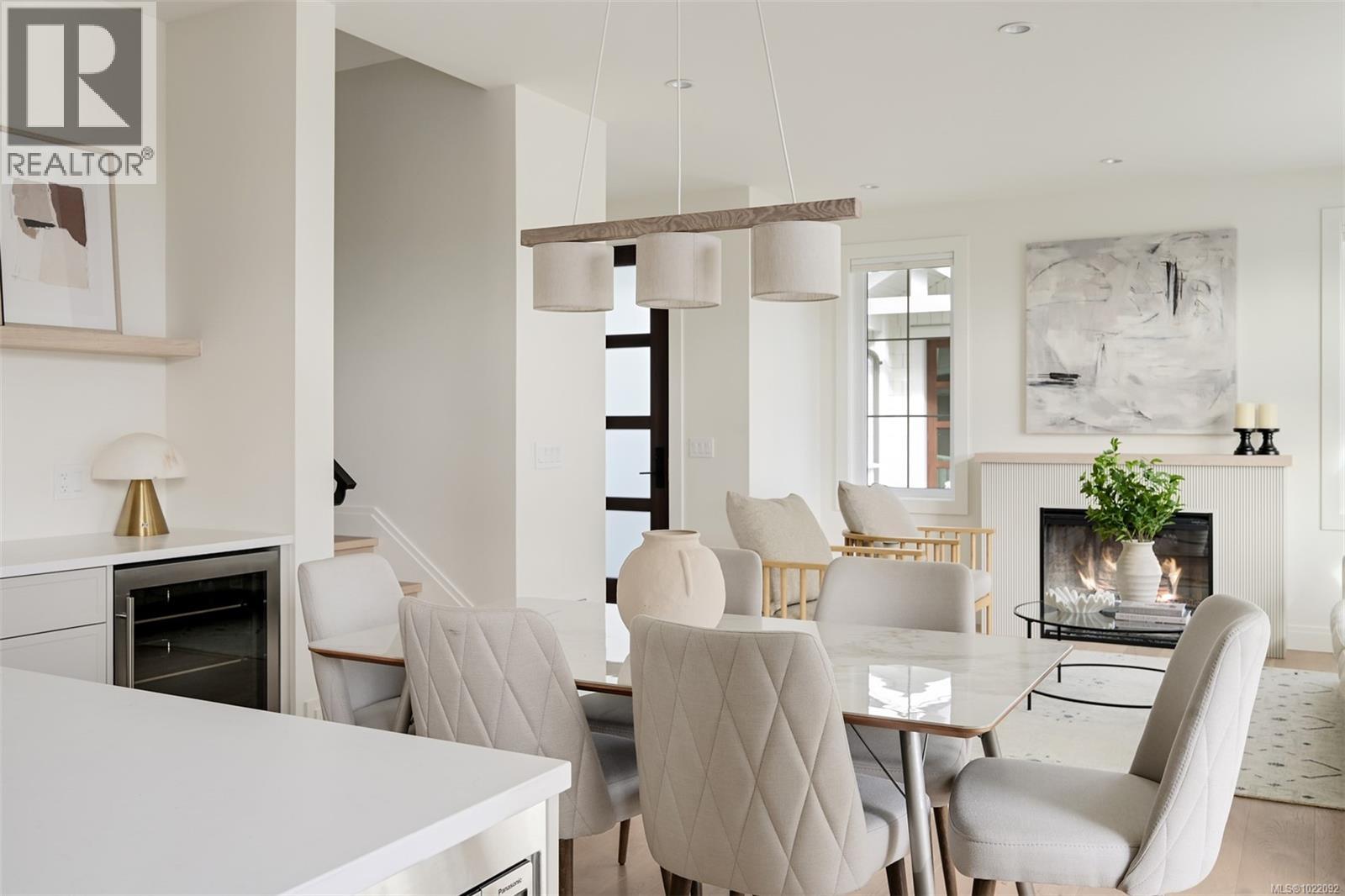 2 5032 Wesley Road, Saanich