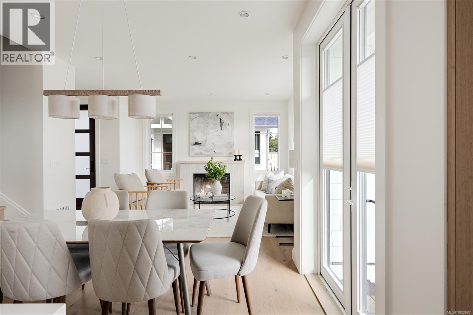 2 5032 Wesley Road, Saanich