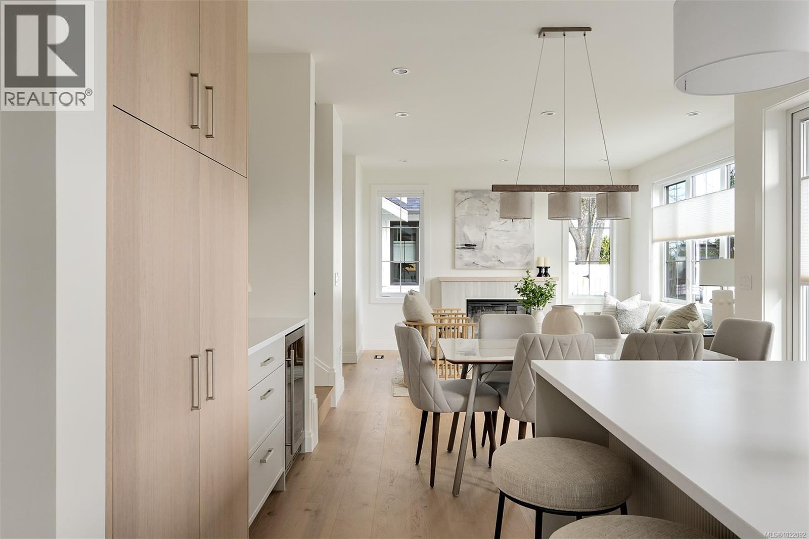 2 5032 Wesley Road, Saanich