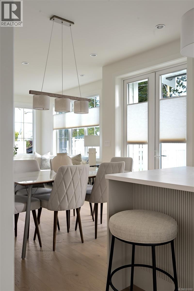 2 5032 Wesley Road, Saanich