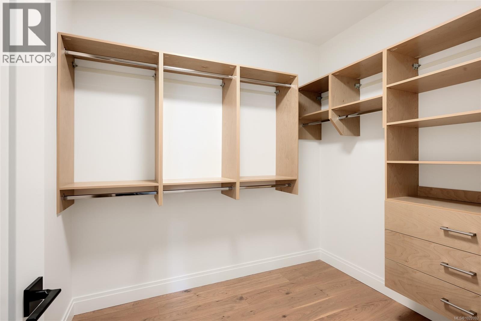 2 5032 Wesley Road, Saanich