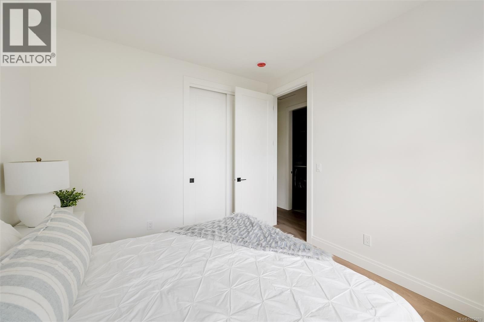 2 5032 Wesley Road, Saanich