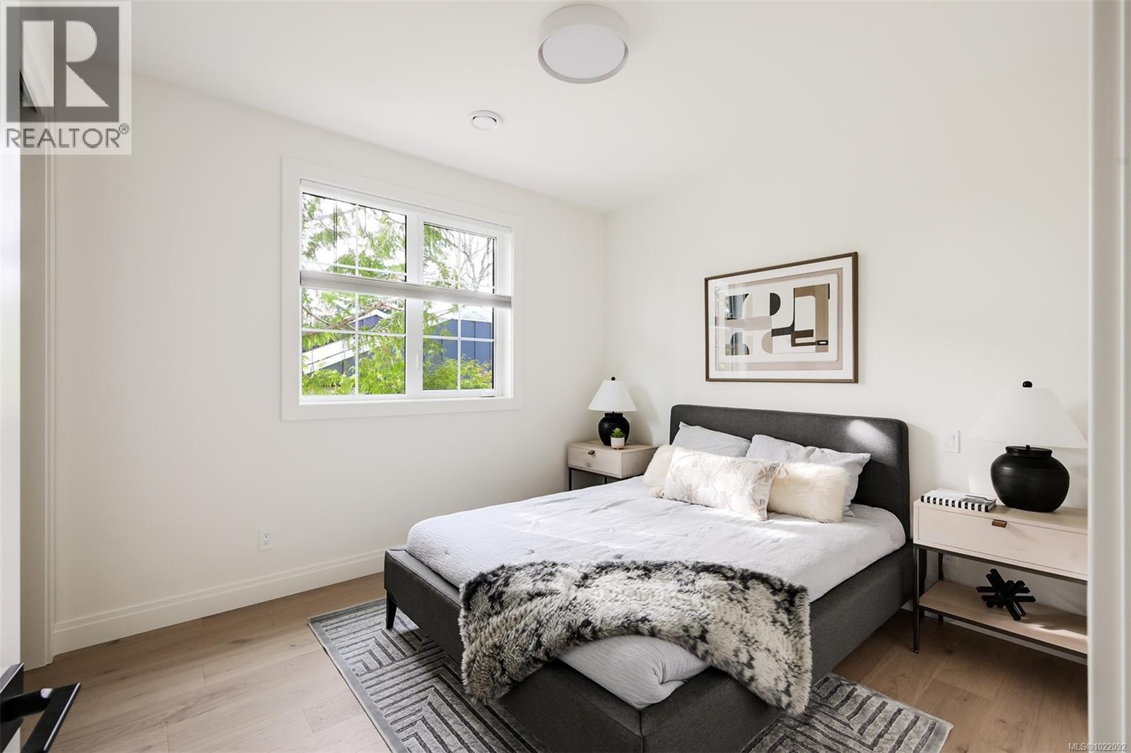 2 5032 Wesley Road, Saanich