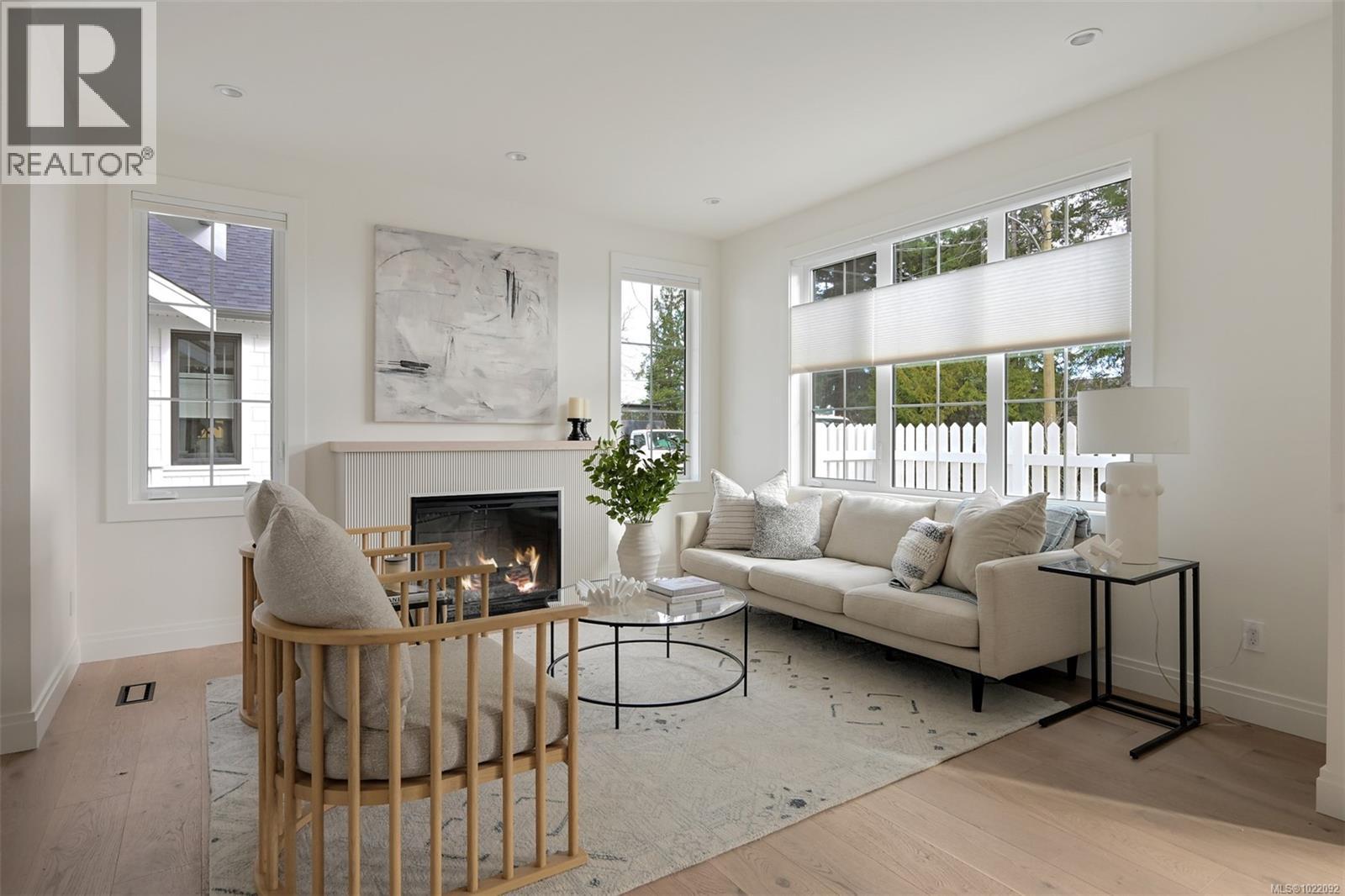 2 5032 Wesley Road, Saanich