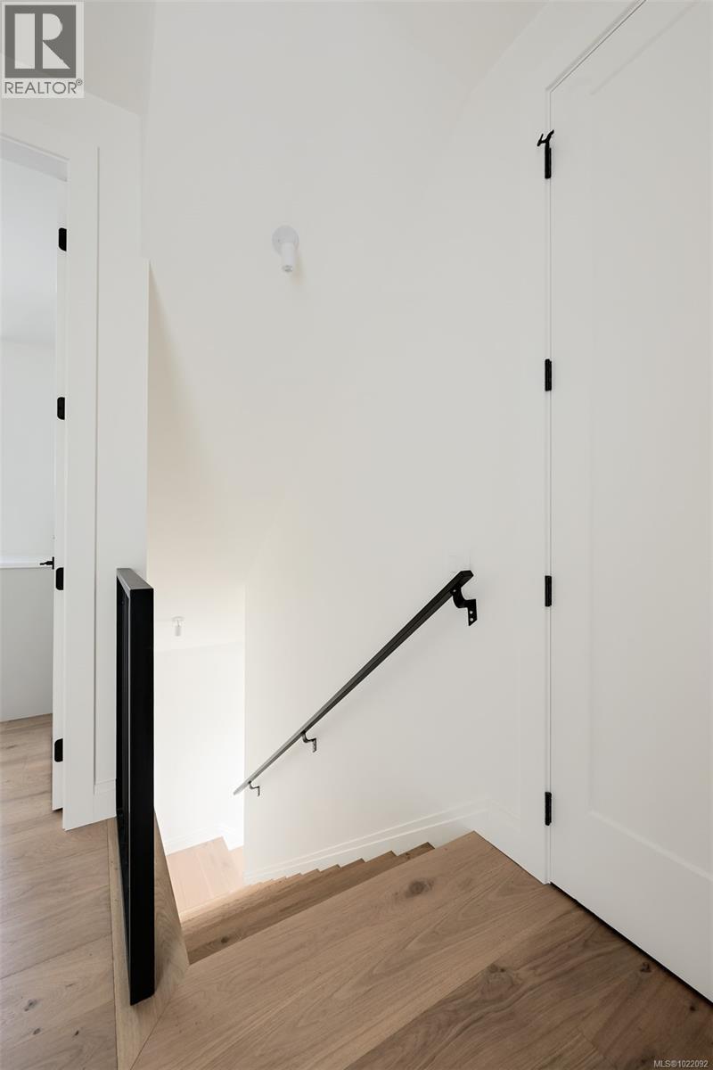 2 5032 Wesley Road, Saanich