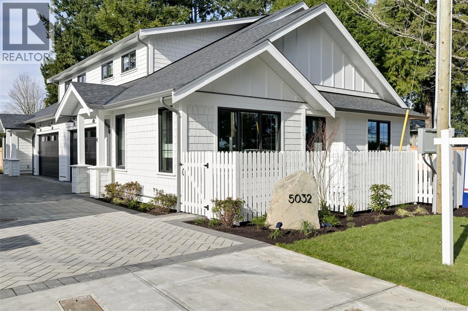 2 5032 Wesley Road, Saanich