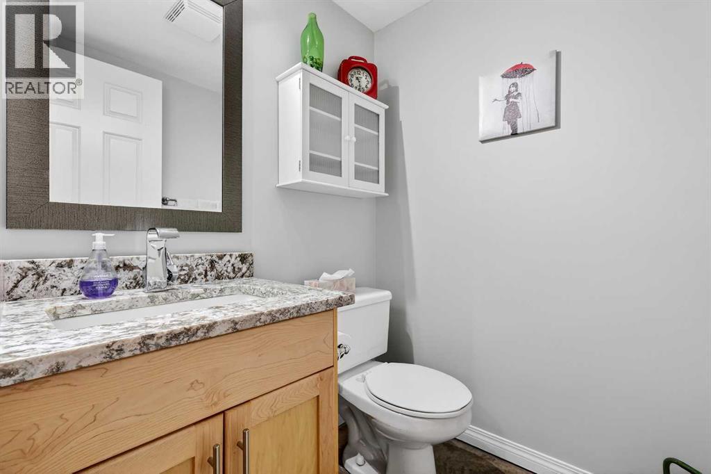 Single Family House Multi-level for Sale in    Avenue SW Altadore Calgary 