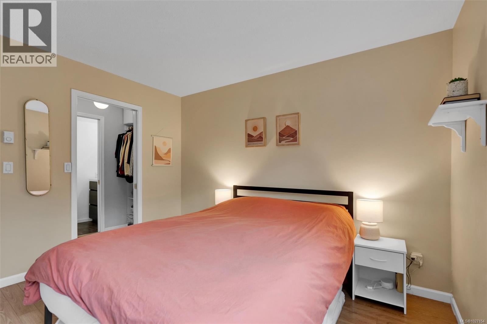 104 1201 Hillside Avenue, Victoria