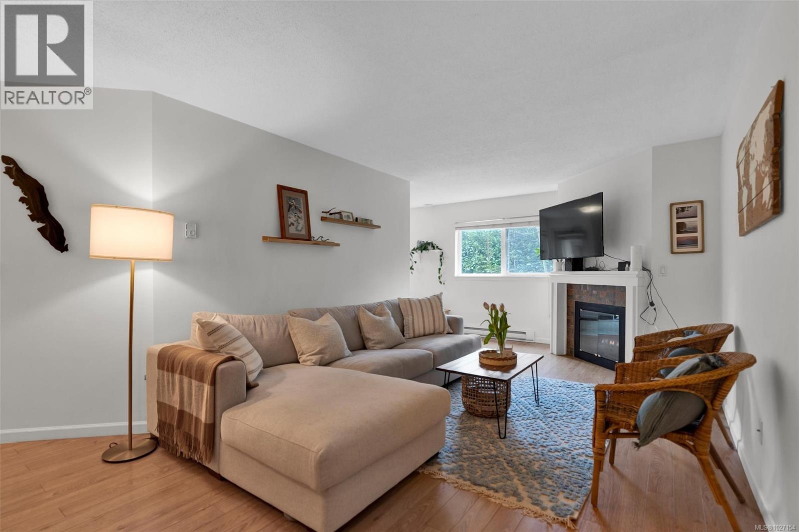 104 1201 Hillside Avenue, Victoria