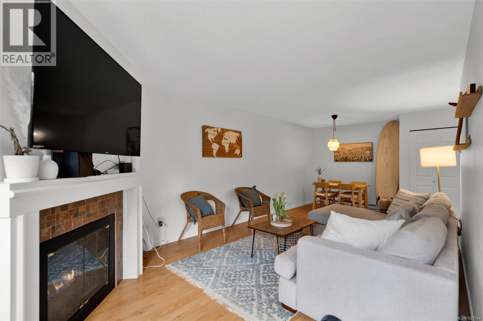 104 1201 Hillside Avenue, Victoria