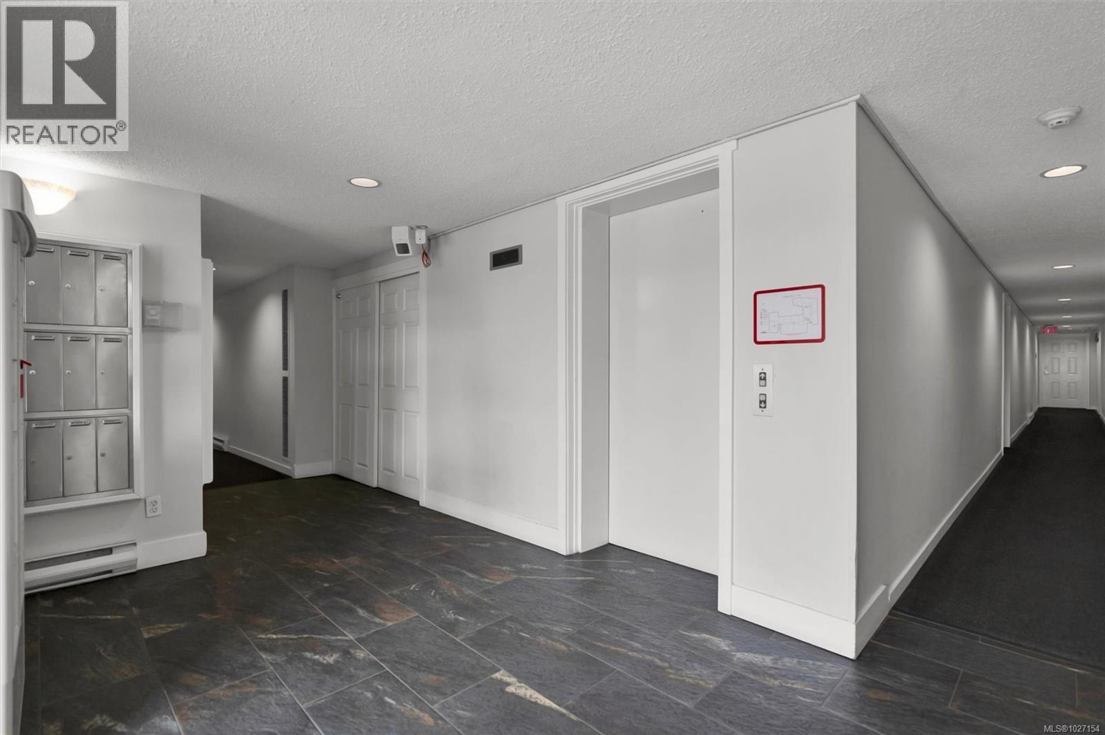 104 1201 Hillside Avenue, Victoria