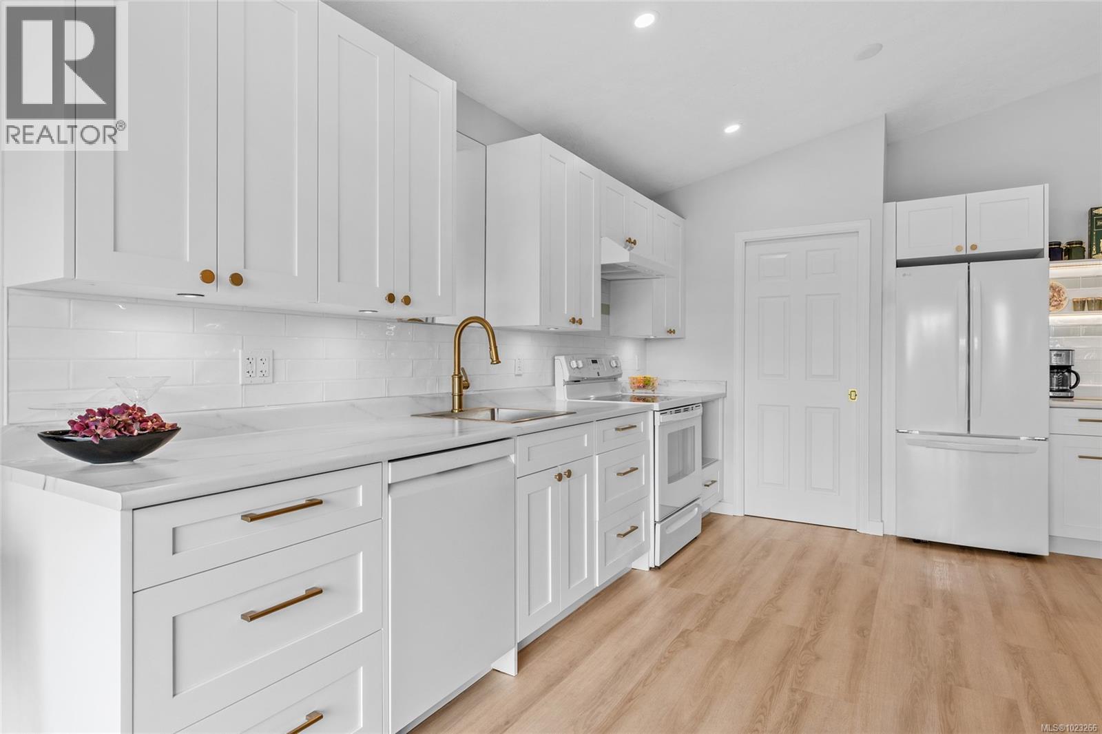 19 901 Kentwood Lane, Saanich