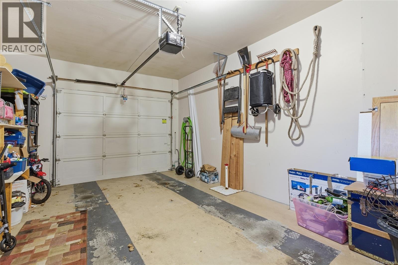 19 901 Kentwood Lane, Saanich