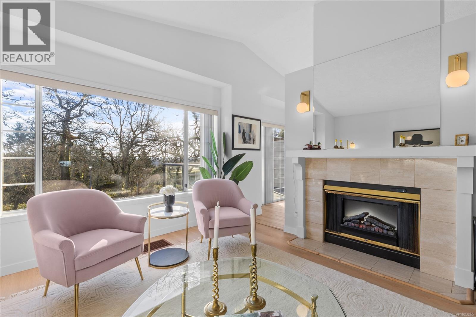 19 901 Kentwood Lane, Saanich