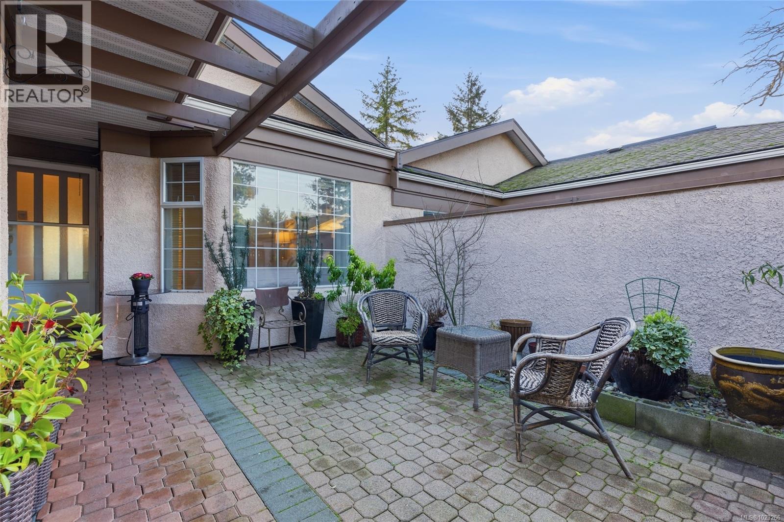 19 901 Kentwood Lane, Saanich