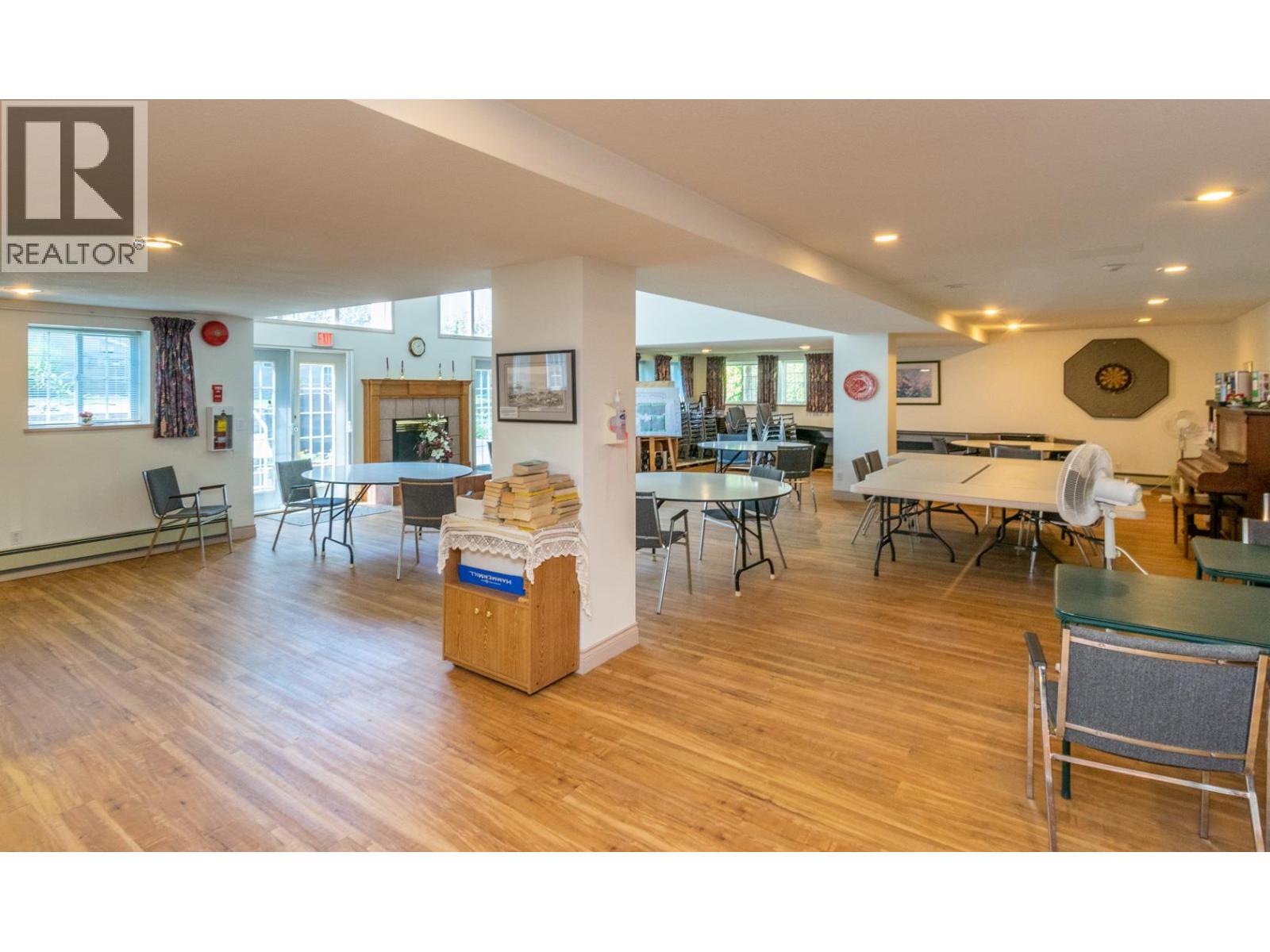 #201 251 6 STREET SE - 24