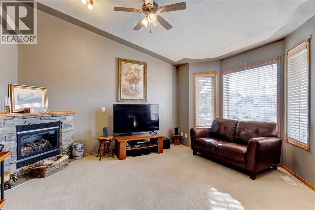 15 Strathford Close - Photo 3 of 43, Strathmore, Alberta