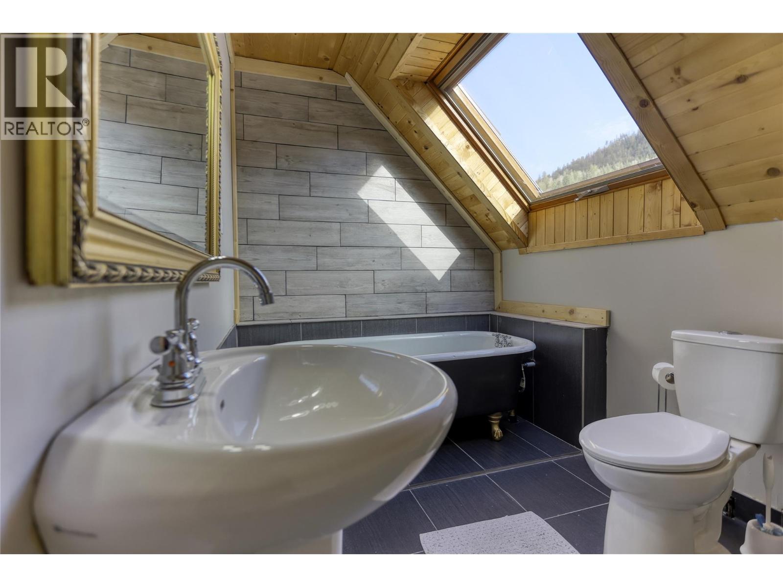 4161 VERIGIN Road, Nelson