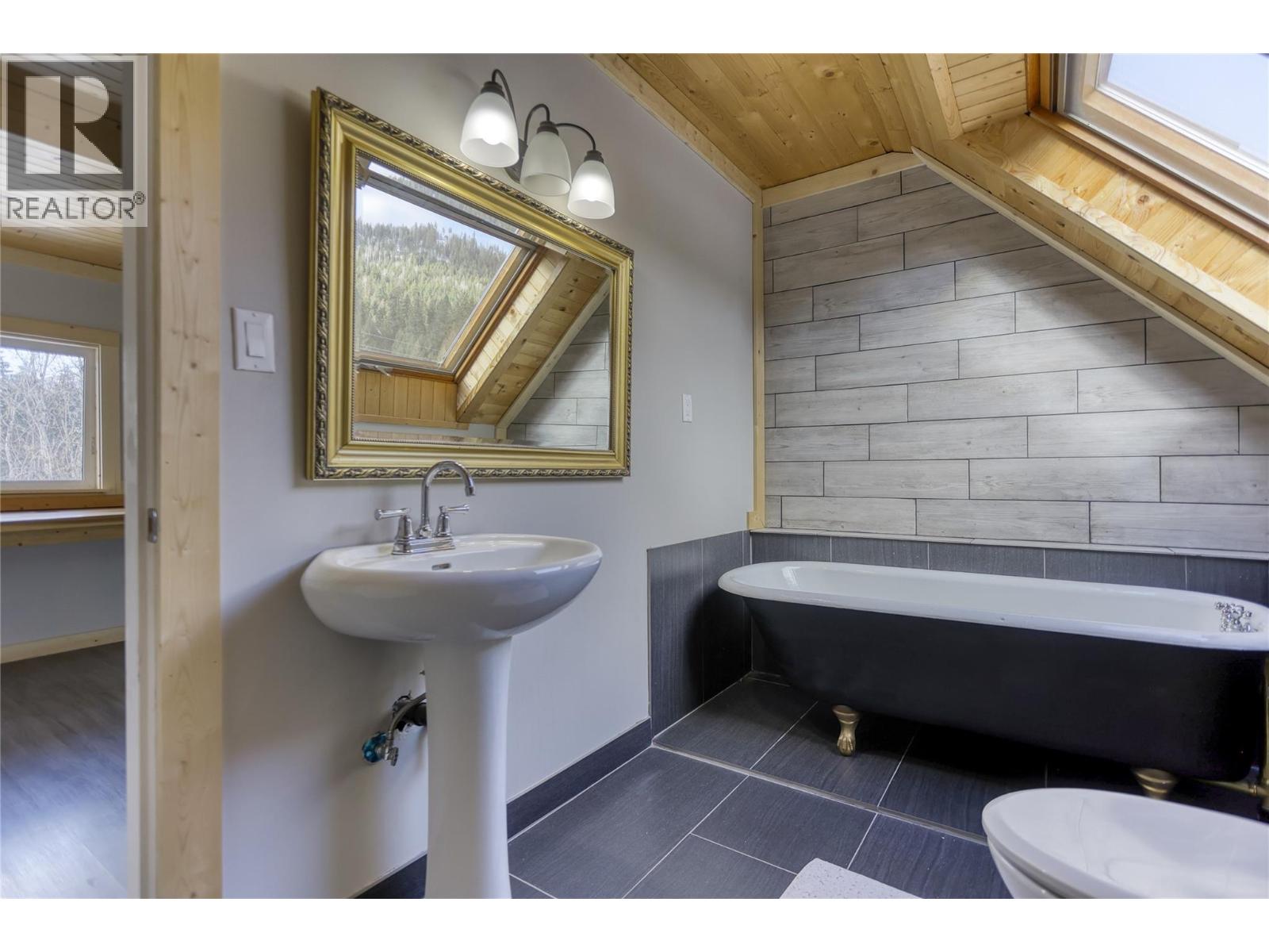 4161 VERIGIN Road, Nelson