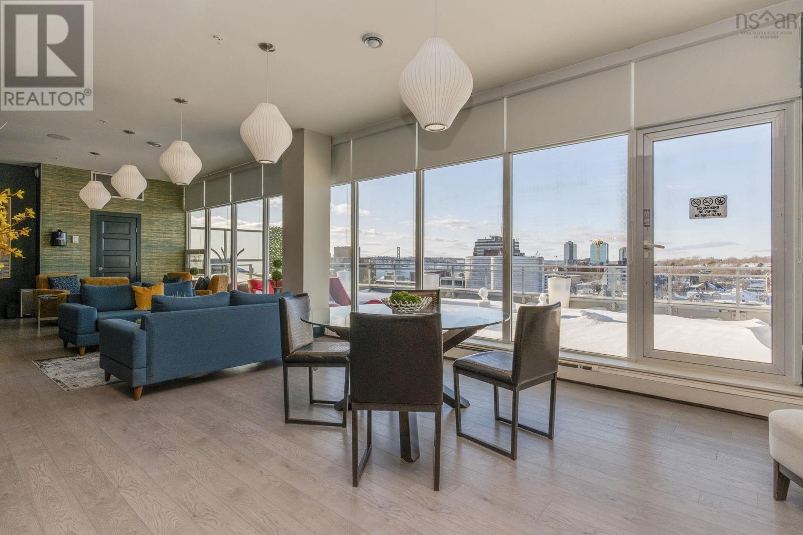 Property 35 of 49 of 1007 15 Kings Wharf Place