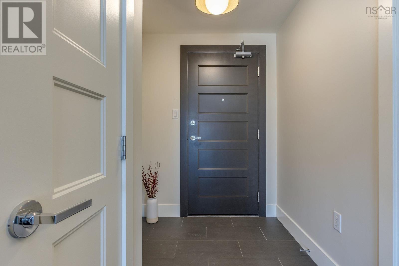 Property 6 of 49 of 1007 15 Kings Wharf Place