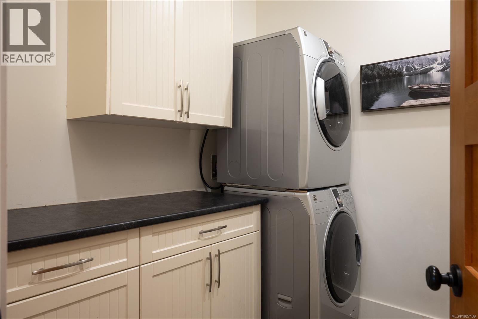 1674 Trumpeter Cres, Courtenay