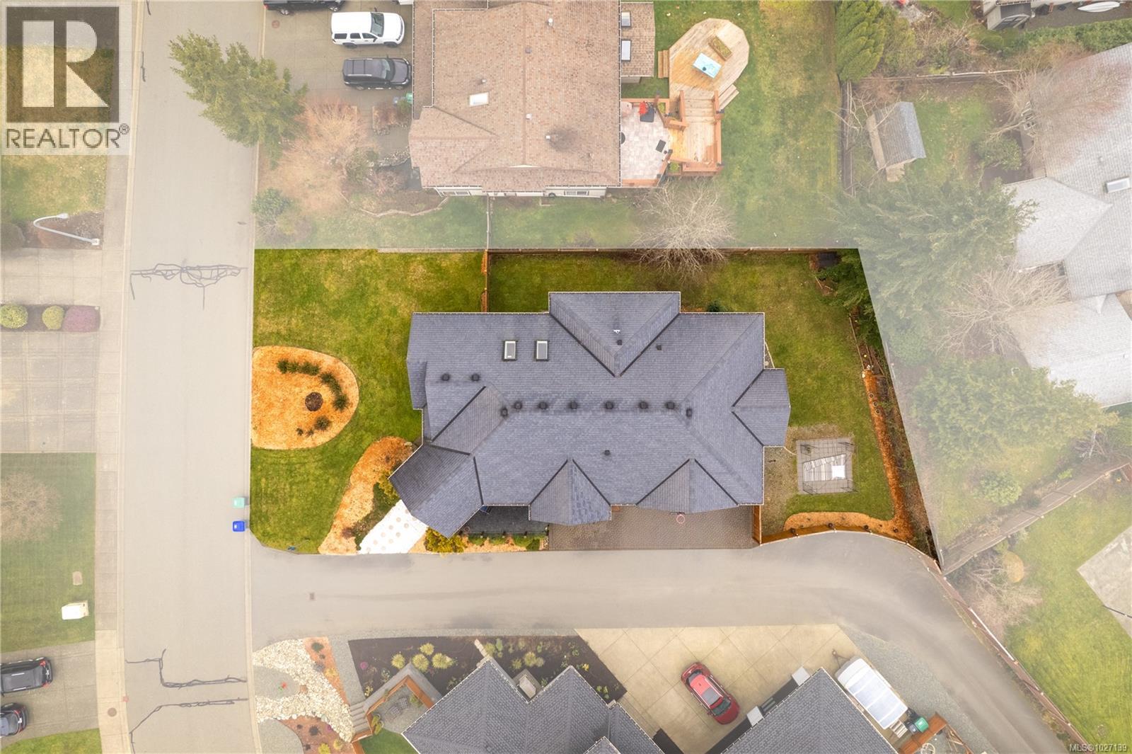 1674 Trumpeter Cres - 5
