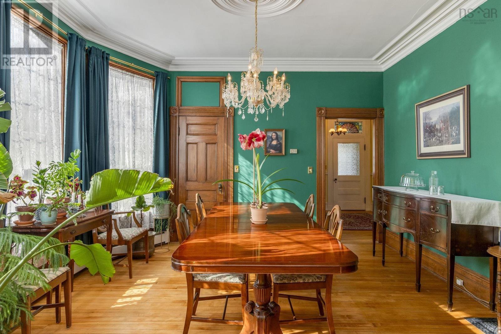 Property 11 of 50 of 153 Albert Street