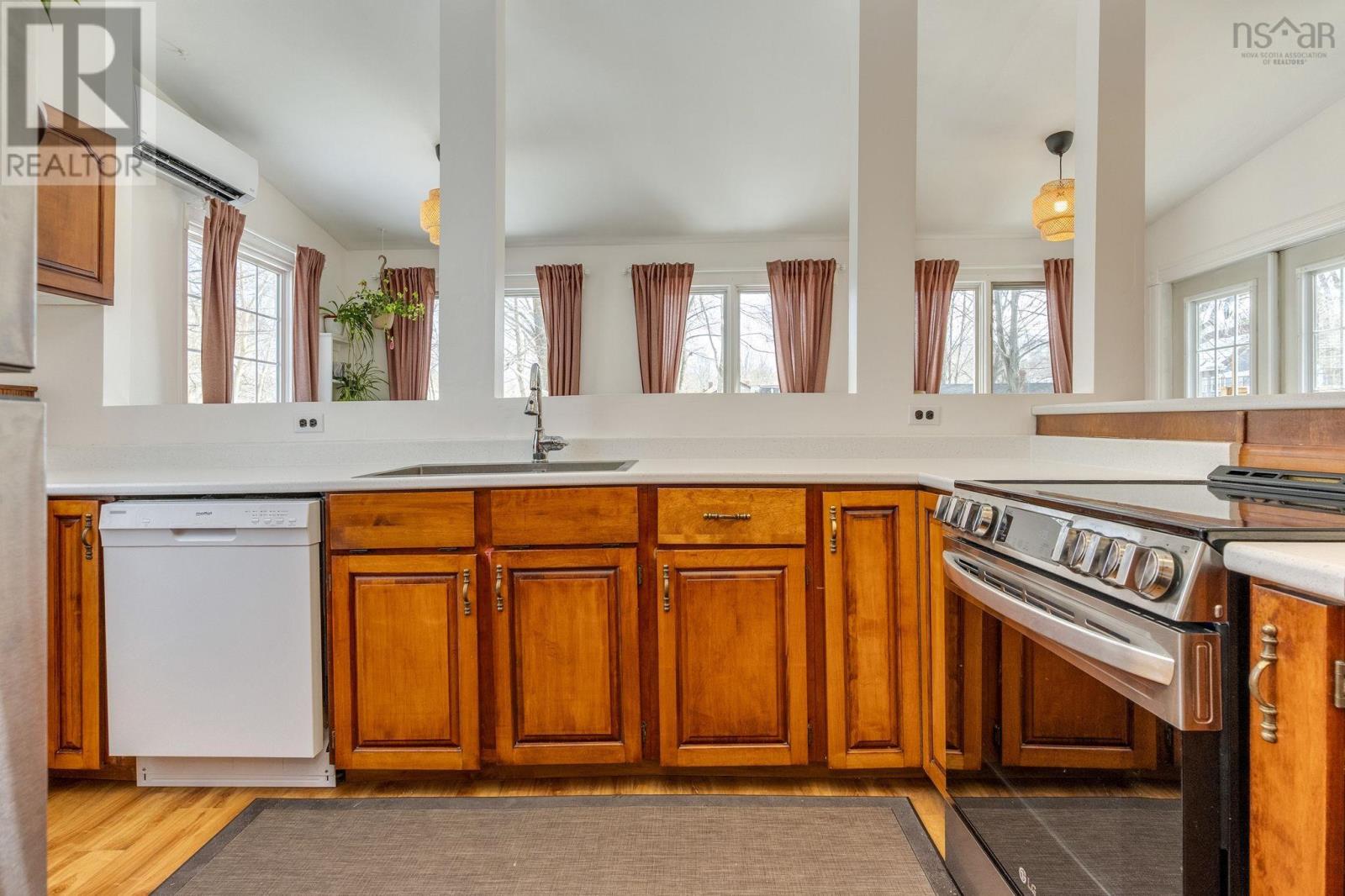 Property 18 of 50 of 153 Albert Street