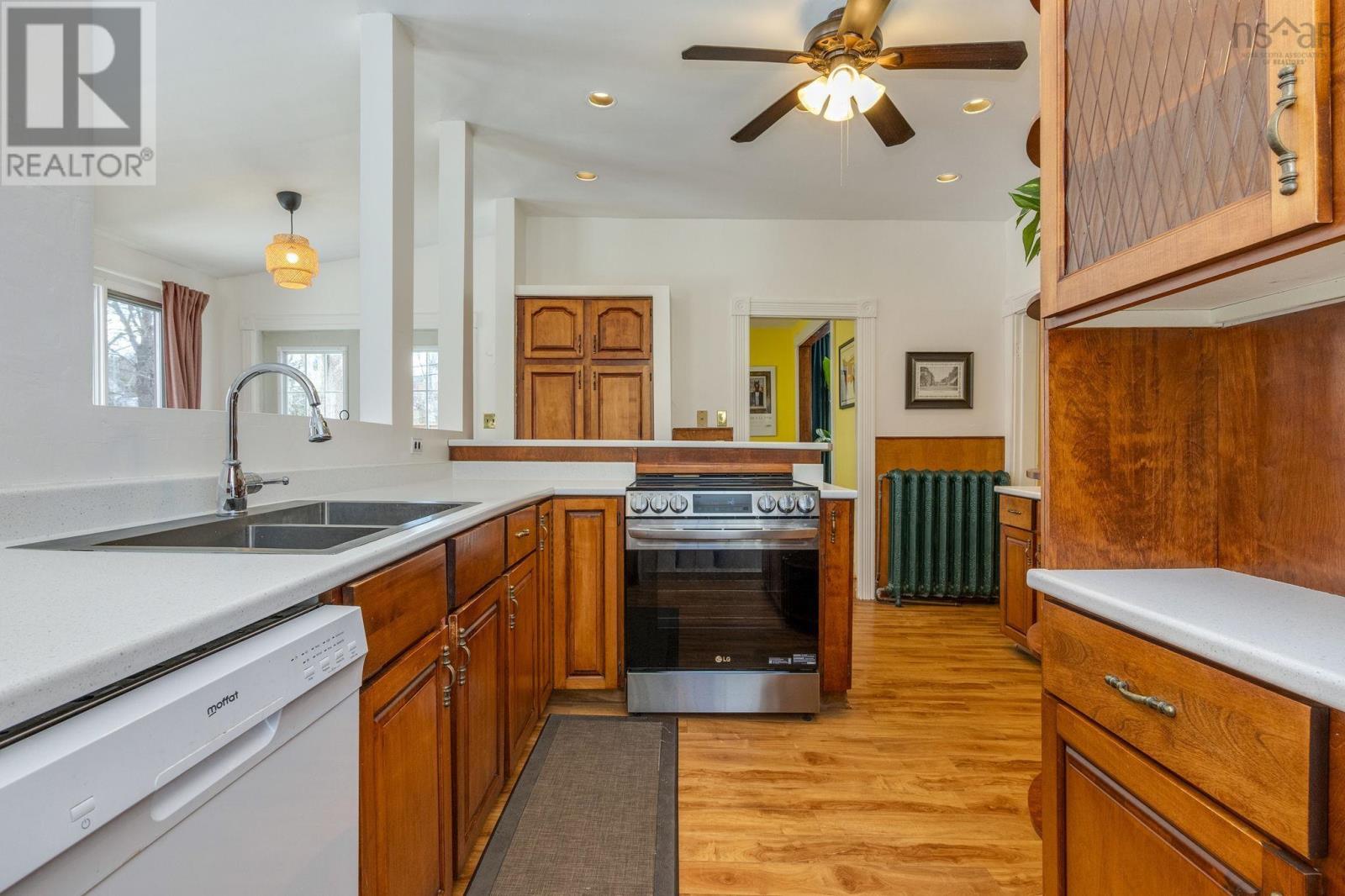 Property 19 of 50 of 153 Albert Street