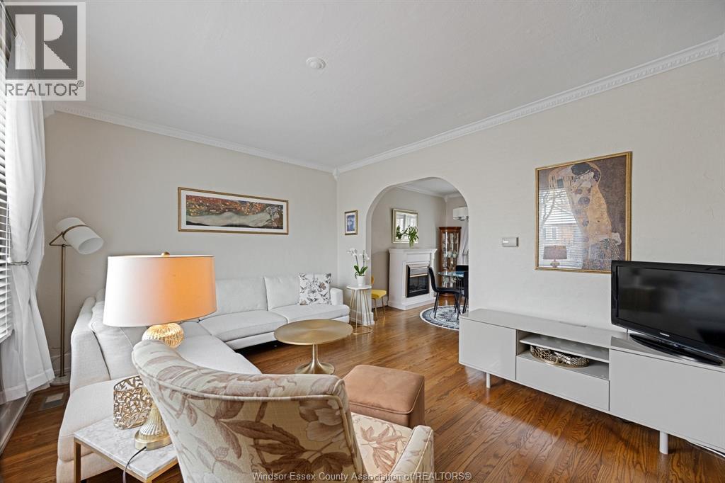 1276 ARGYLE - Photo 3 of 34, Windsor, Ontario