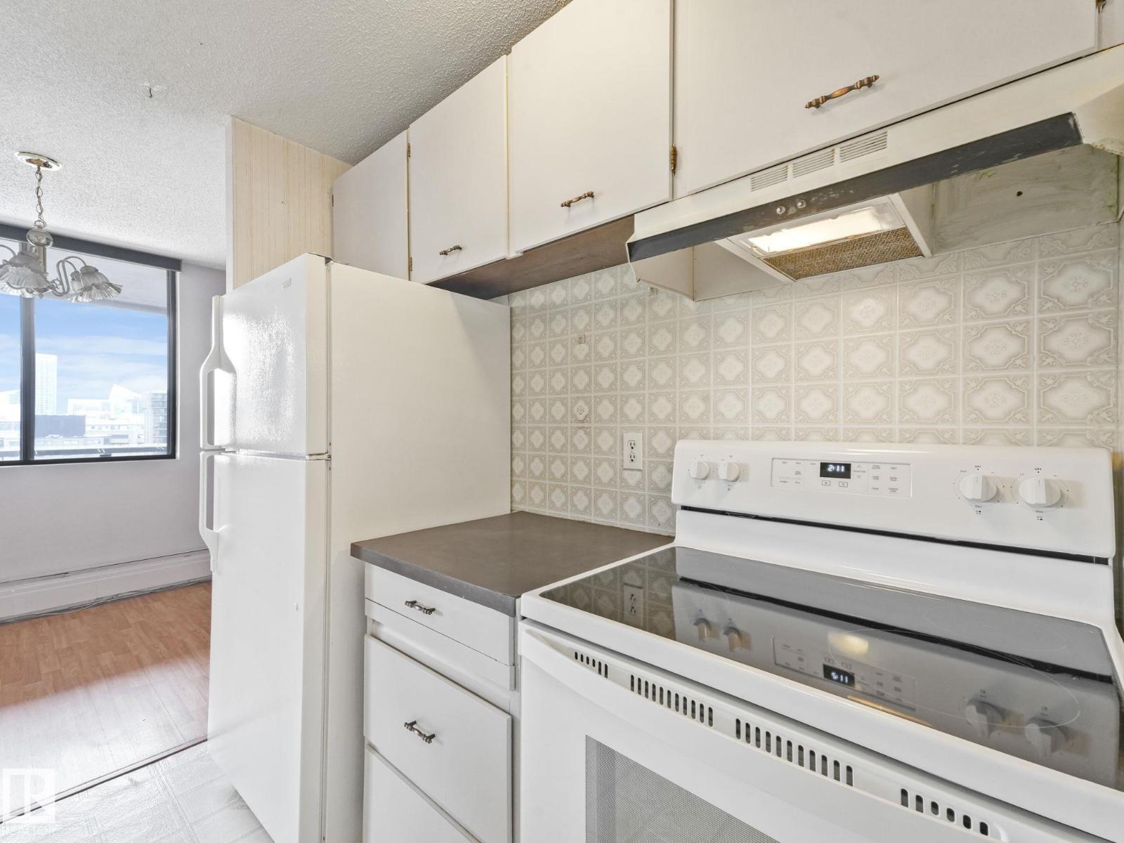 
          1404 10160 115 Street NW
            <br/>
            <span>Edmonton</span>
            , 
            <span>AB</span>
             <span>T5K1T6</span>
         - Photo 18