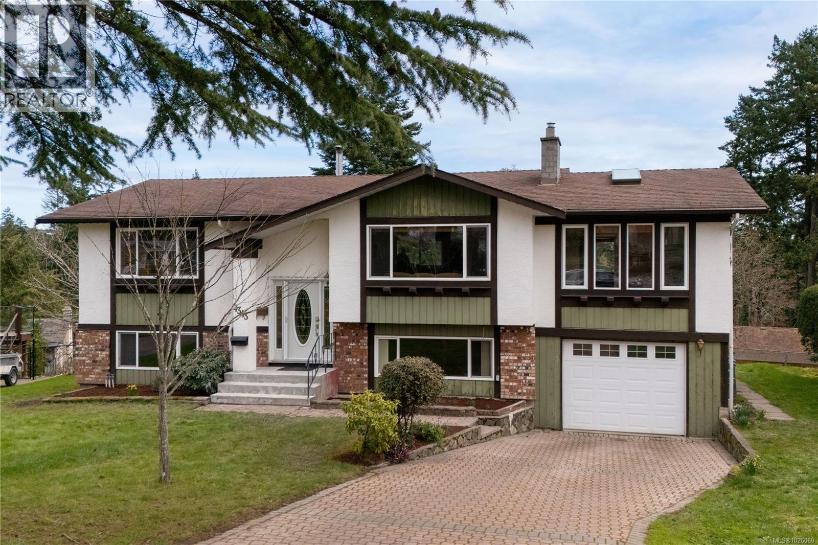  4343 Ridgewood Crescent, Saanich