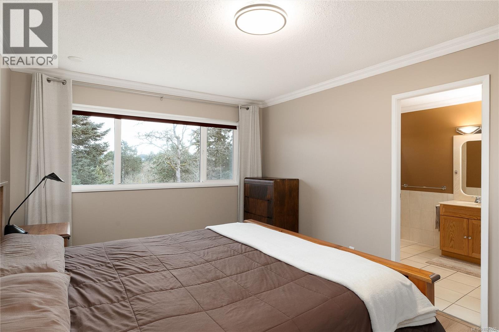  4343 Ridgewood Crescent, Saanich