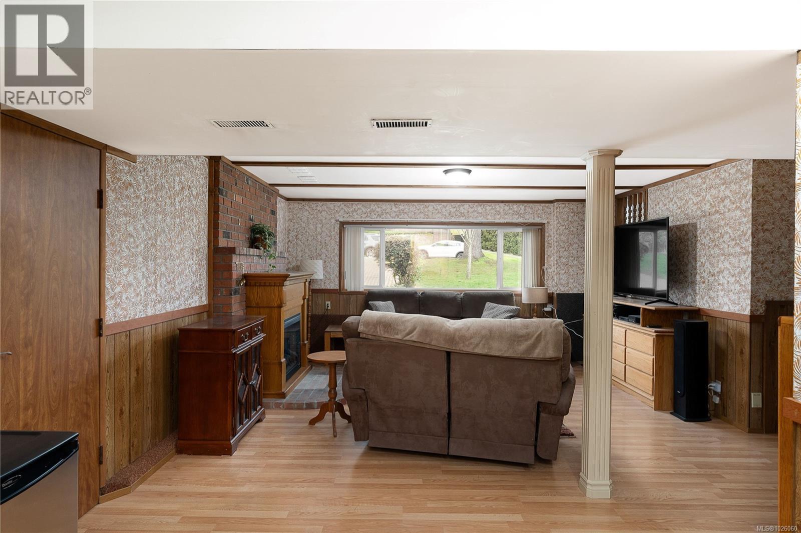  4343 Ridgewood Crescent, Saanich